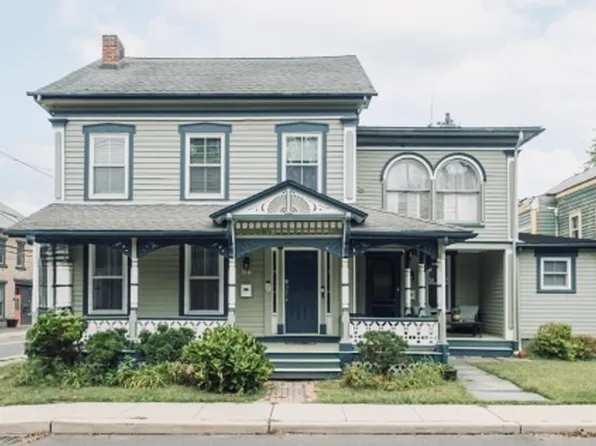 17 2nd St #A, Frenchtown, NJ 08825