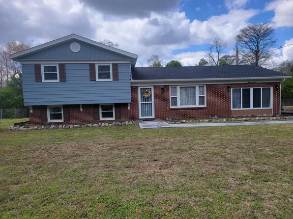 1611 Brookridge Dr, Elizabeth City, NC 27909