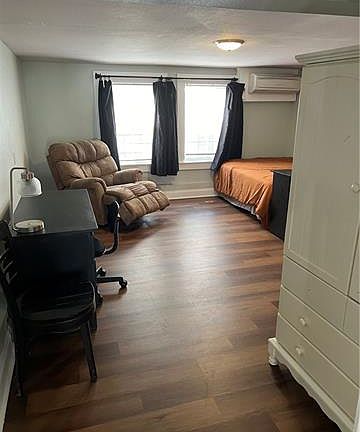 4th image of 7018 S Claiborne Ave #1/2
