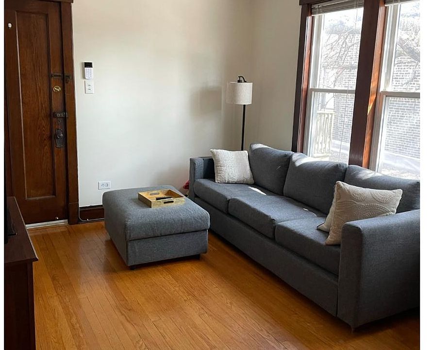 1st image of 3624 N Ashland Ave APT 2R