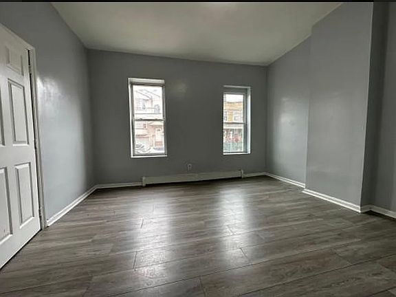 4th image of 124 Wilkinson Ave #A
