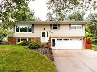 2302 11th Ave NW, Rochester, MN 55901