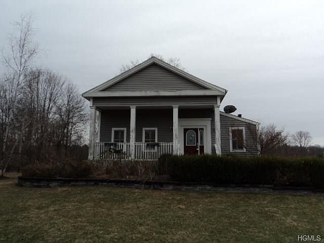 2nd image of 320 Howells Tpke