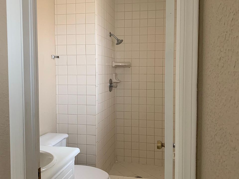 1st image of 971 Versailles Dr