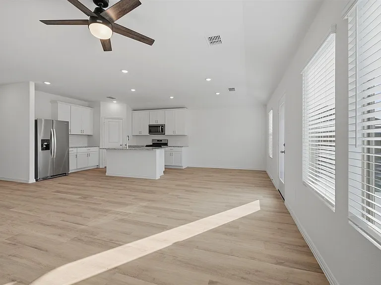 2222 Rannoch St — Photo 19