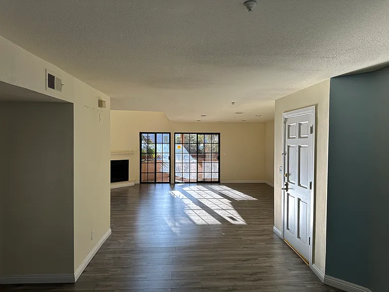 2732 Piedmont Ave #11 — Photo 2