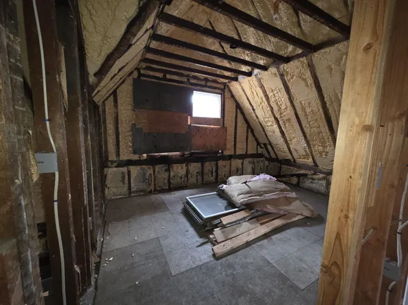 815 Montgomery Street image 17 of 18