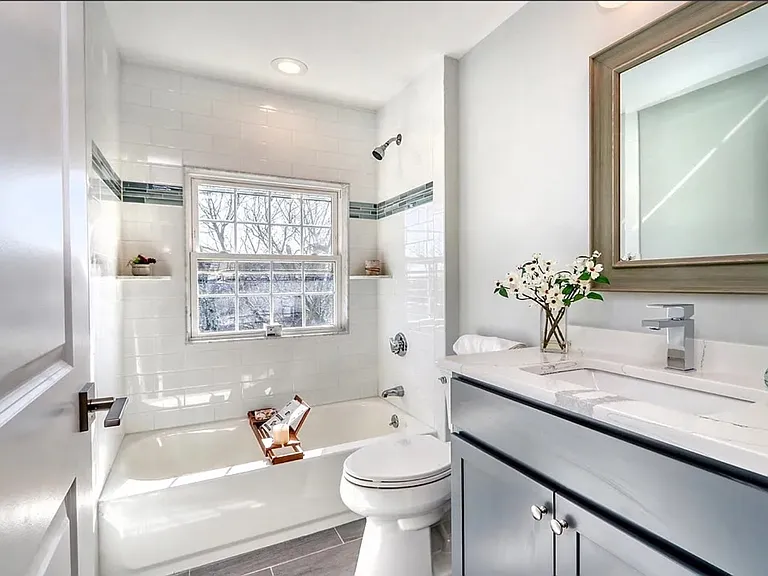 7 Hillside Ave #3 — Photo 9