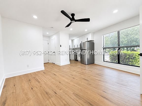 4th image of 1510 W Jefferson Blvd #101