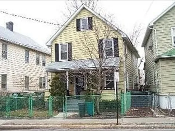 46 Maxwell Ave, Oyster Bay, NY 11771
