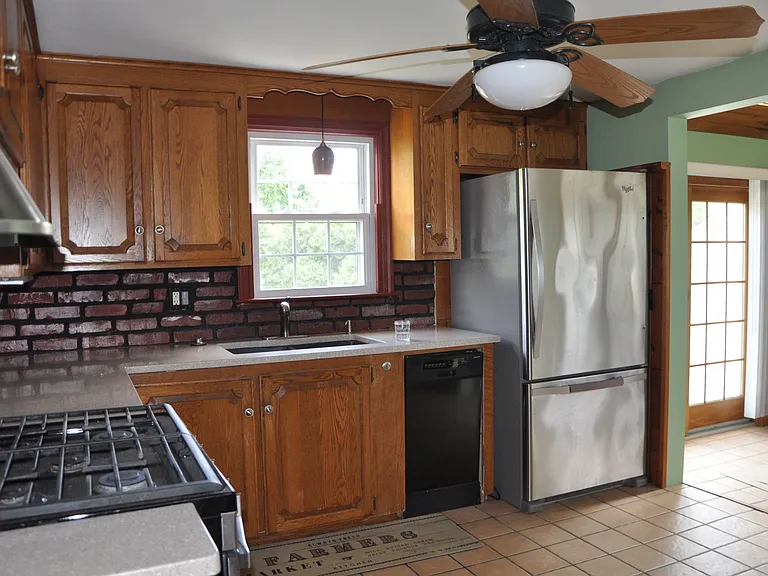 37 Elm Dr — Photo 5