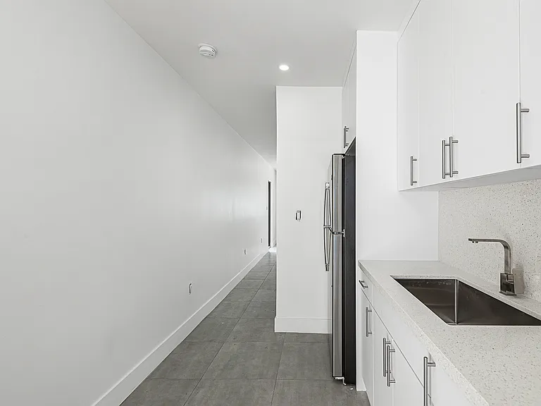 11309 NW 87th St — Photo 4