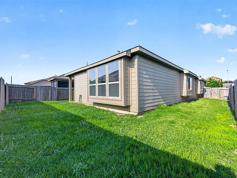 2519 Northern Great White Ct — Photo 36