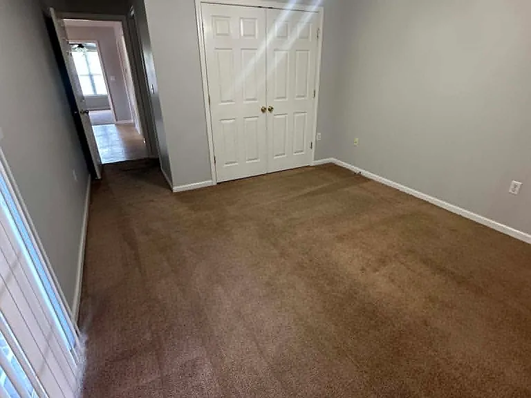 103 Braxton Ct #D — Photo 6