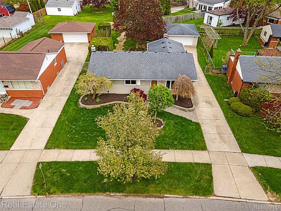 5th image of 1668 Castleton Dr