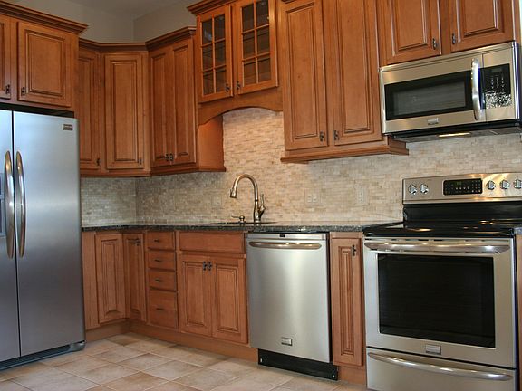 4th image of 156 Circular St APT 1