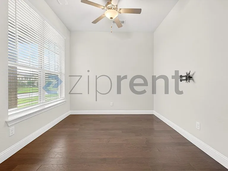 8451 Bronzegate Trl — Photo 6
