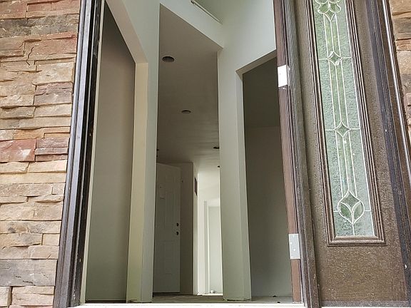 4th image of 177 Delavan Ave