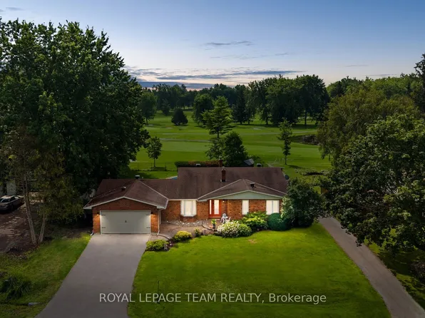 1282 Fairway Dr, Ottawa, ON K4M 1B3