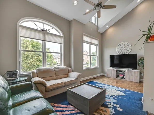 172 Price Ct #172, West New York, NJ 07093