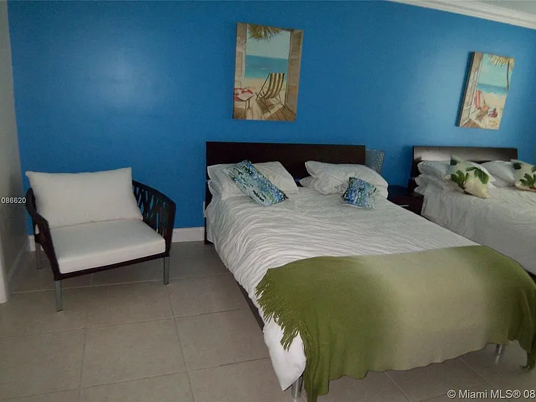5151 Collins Ave #1030 — Photo 16