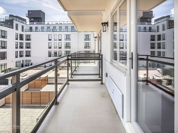 4th image of 3725 33rd St APT 6H