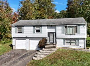 49 Harlow Ct, Naugatuck, CT 06770