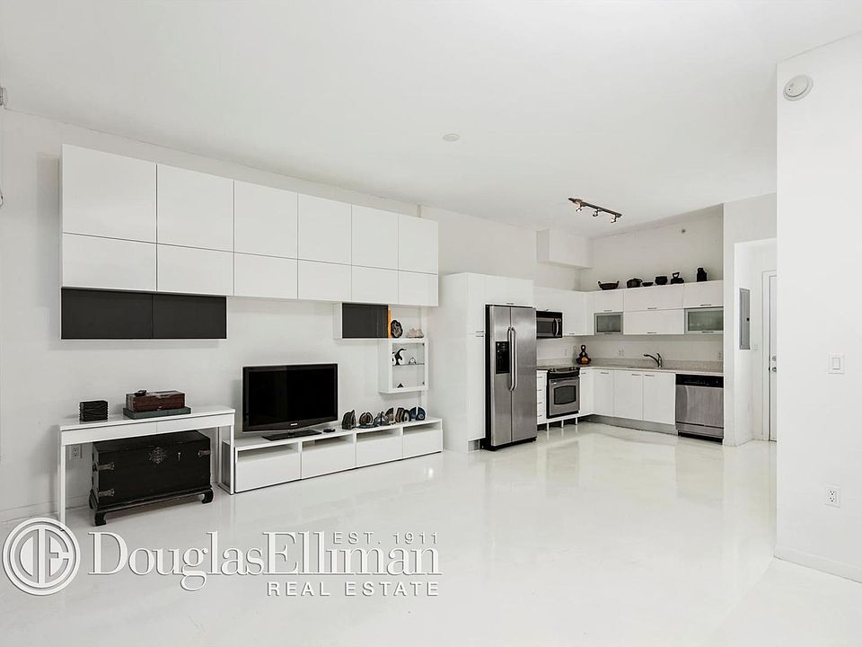 1st image of 133 NE 2nd Ave APT 1403