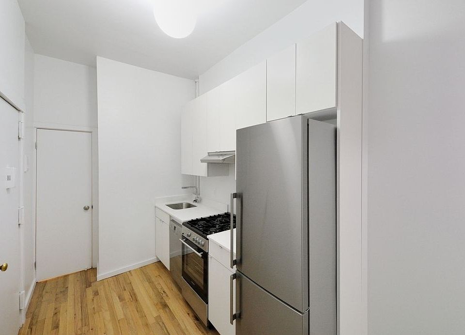 1st image of 255 W 15th St APT 3