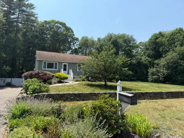 4 Country Acre Rd, Dartmouth, MA 02747