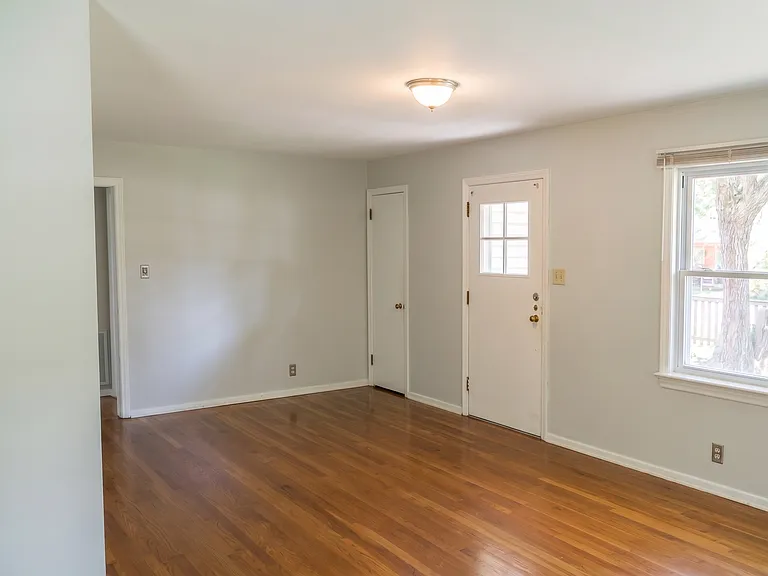 403 Woodlawn Pike — Photo 14