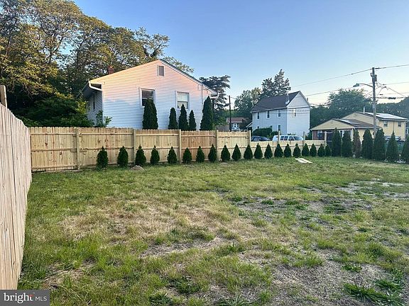 4th image of 234 Thomas Ave N
