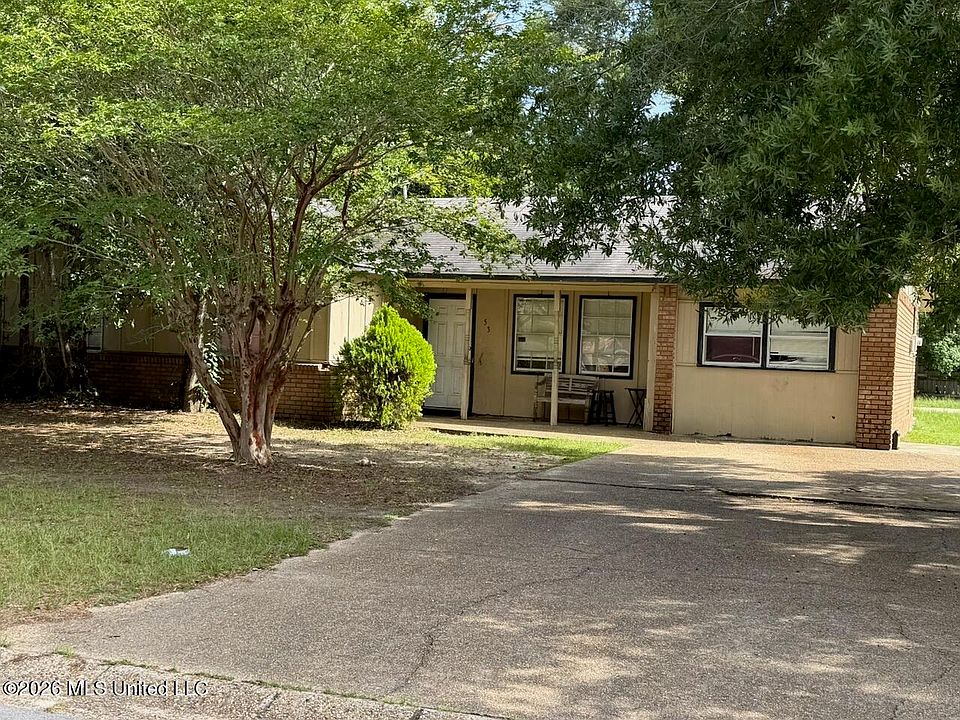 1st image of 534 N Forest Dr