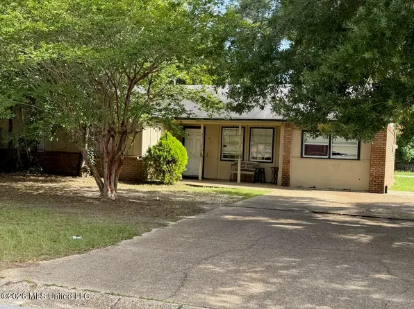 534 N Forest Dr, Gulfport, MS 39507