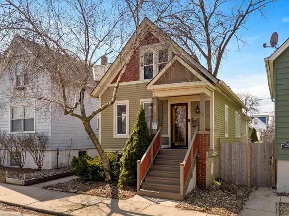 2563 North Gordon PLACE, Milwaukee, WI 53212