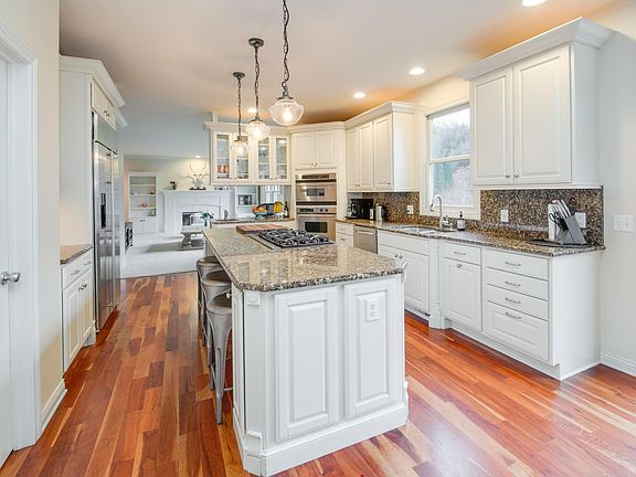 8177_Brandon_Circle-04