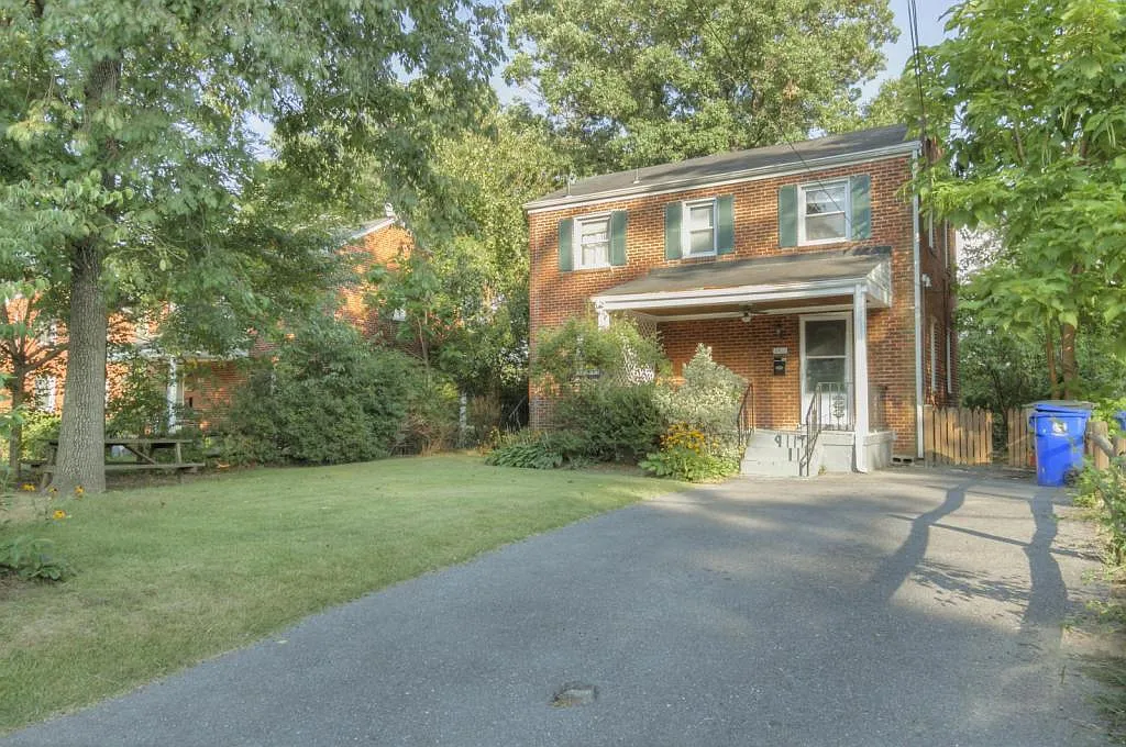 8411 Potomac Ave — Photo 3