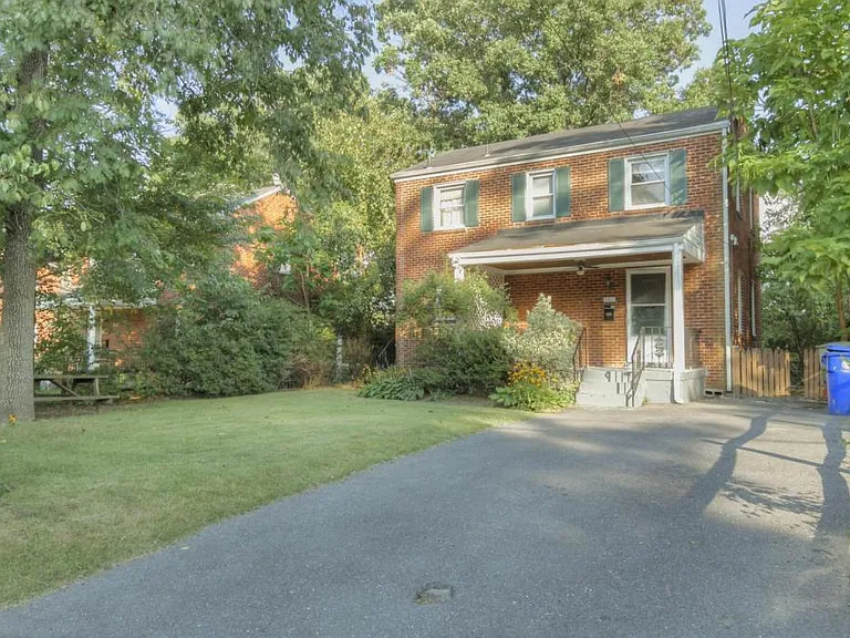 8411 Potomac Ave — Photo 3