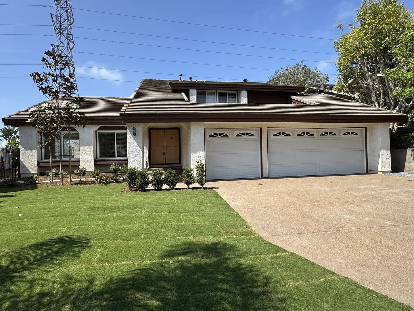 Spacious Home in La Costa with Nice View!! — Photo 1