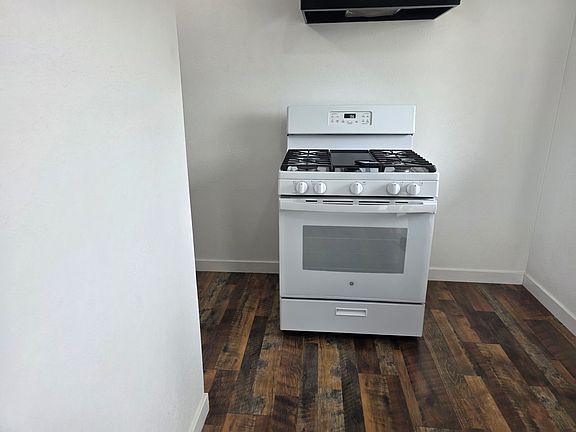 2nd image of 32650 Avenue D