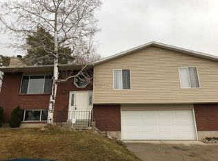 12023 S Mill Ridge Cir, Sandy, UT 84094