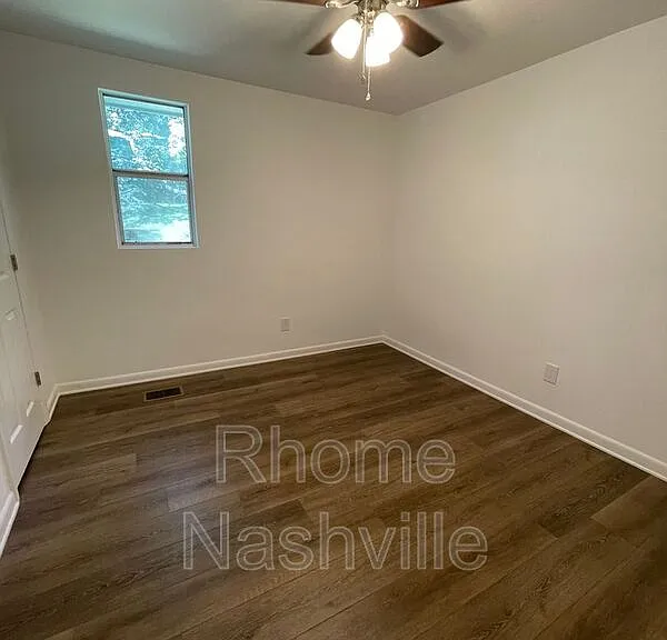 916 Algonquin Ct — Photo 8
