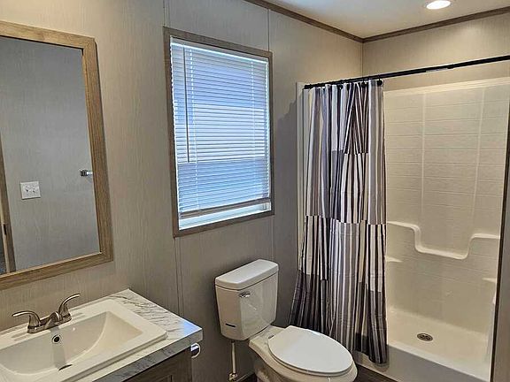 4th image of 2737 W Washington Ctr #137