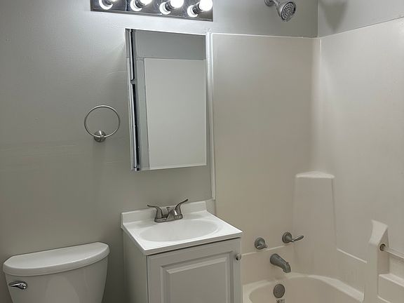 5th image of 4834 Karen Dr