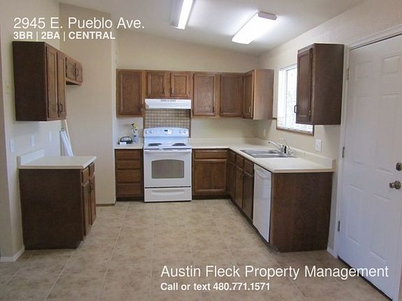 3rd image of 2945 E Pueblo Ave