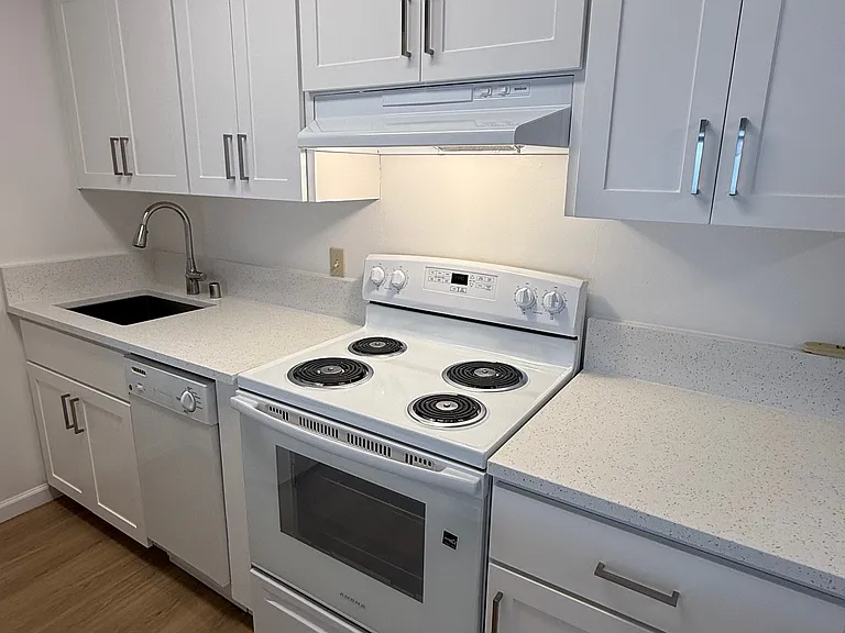 Trinity Terrace Apartments — Photo 16