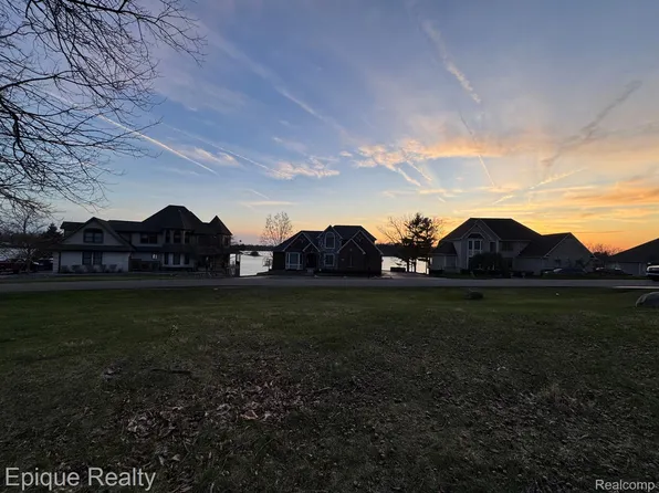 Vacant Lot Thompson Shore Dr, Howell, MI 48843