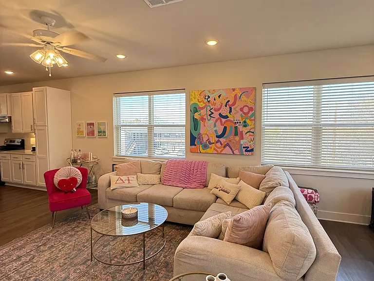 610 N Whitham Ave #3 — Photo 8
