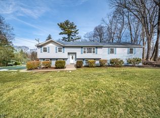 41 Falcon Dr, Budd Lake, NJ 07828