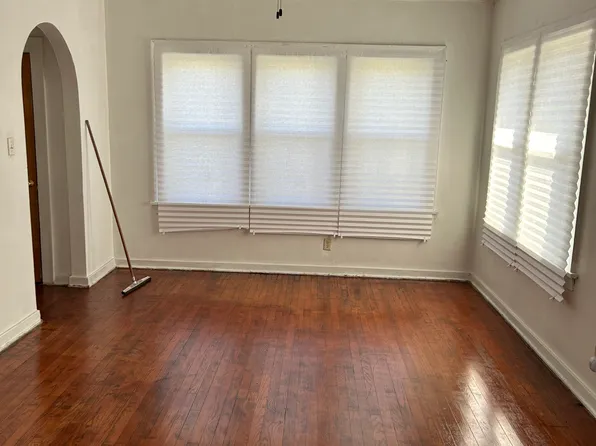 374 Grant St, Gary, IN 46404